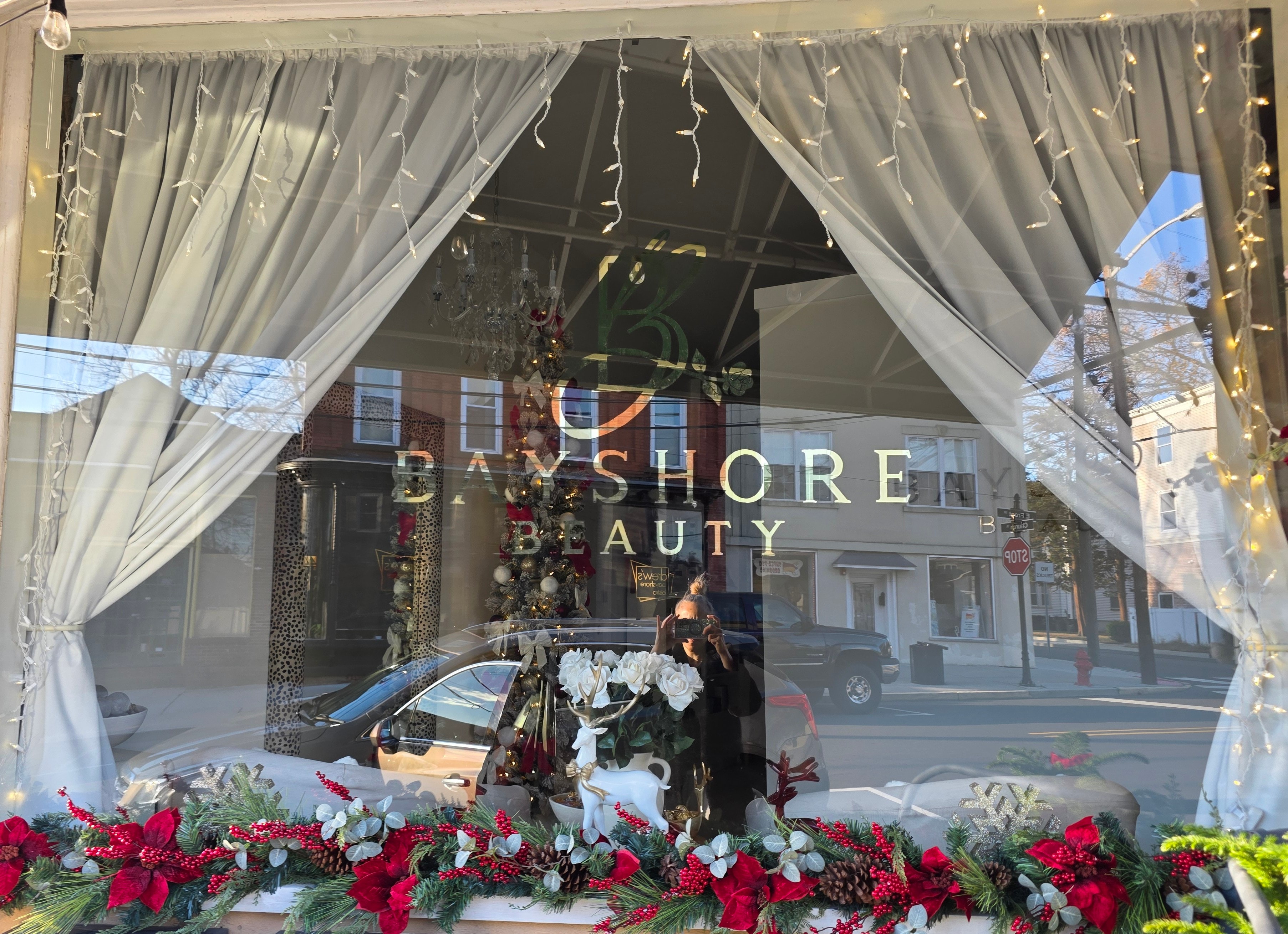 Bayshore Beauty holiday storefront window display
